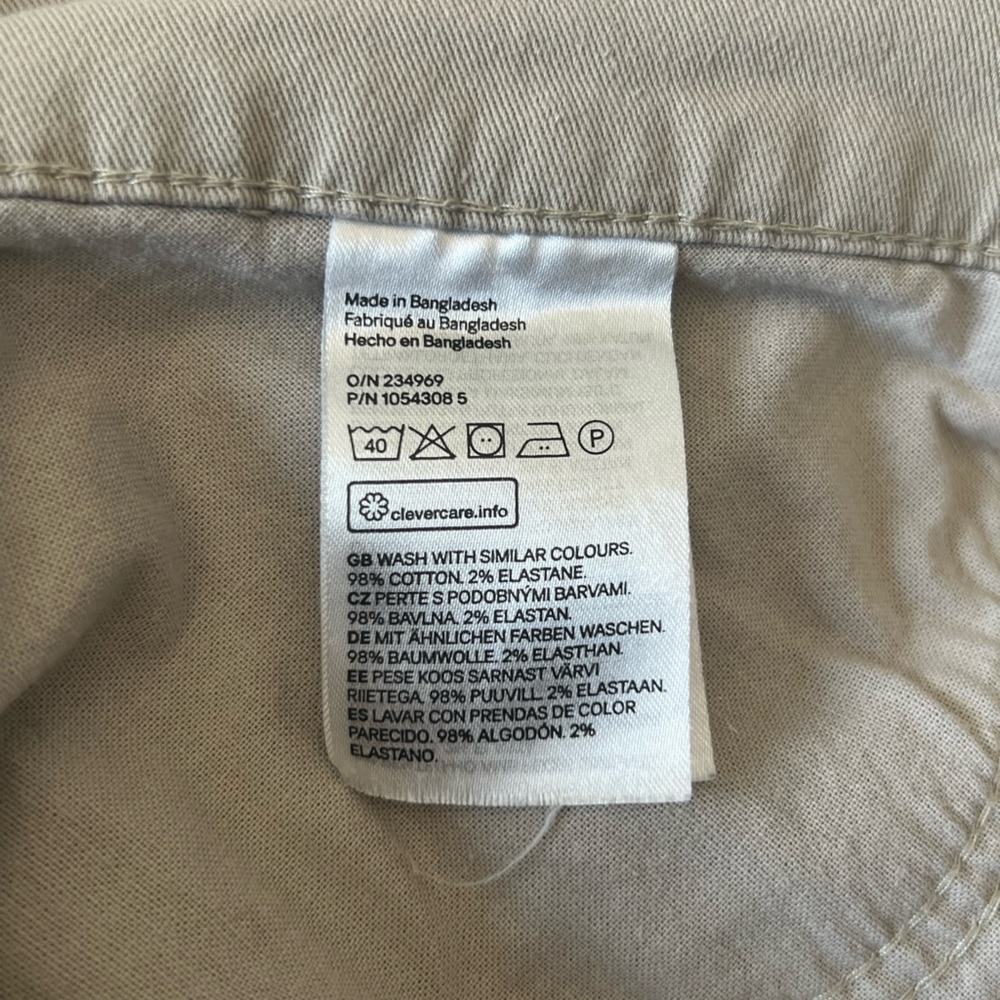 H&M: Shorts - Picture 4 of 4